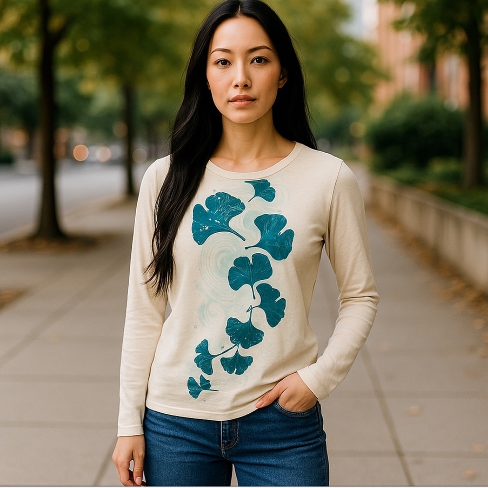 Saturday Market Gingko Biloba Tee ~
Long Sleeves    size Small   NWOT